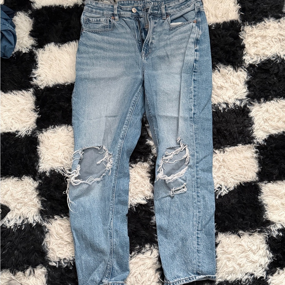 American Eagle High Waisted Blue Mom jeans 6 Short